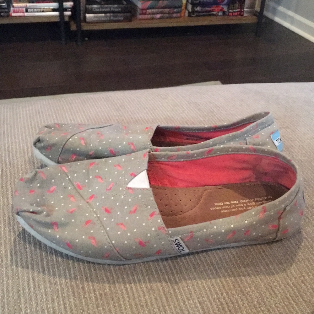 Gray TOMS with flamingo pattern
